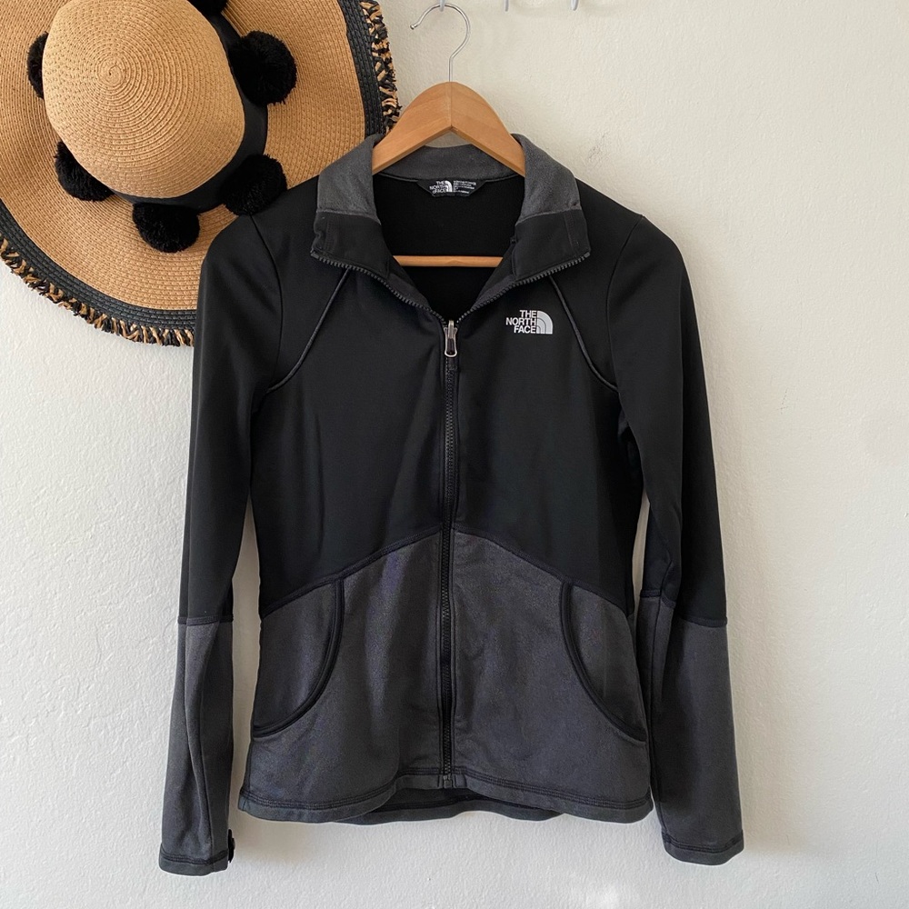 ✨ The North Face Black & Gray Zip Front Jacket ✨